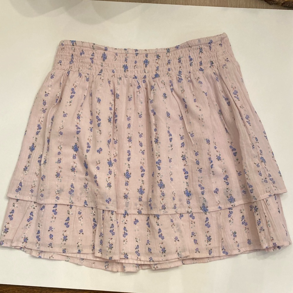 Large kid Old Navy flower printed pink skirt with blue and white flowers